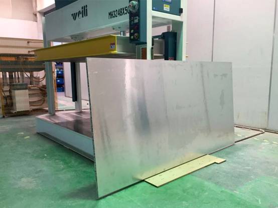 Making aluminum foam Sanwiching panel