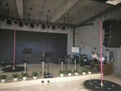 Aluminum foam sound-absorbing panel